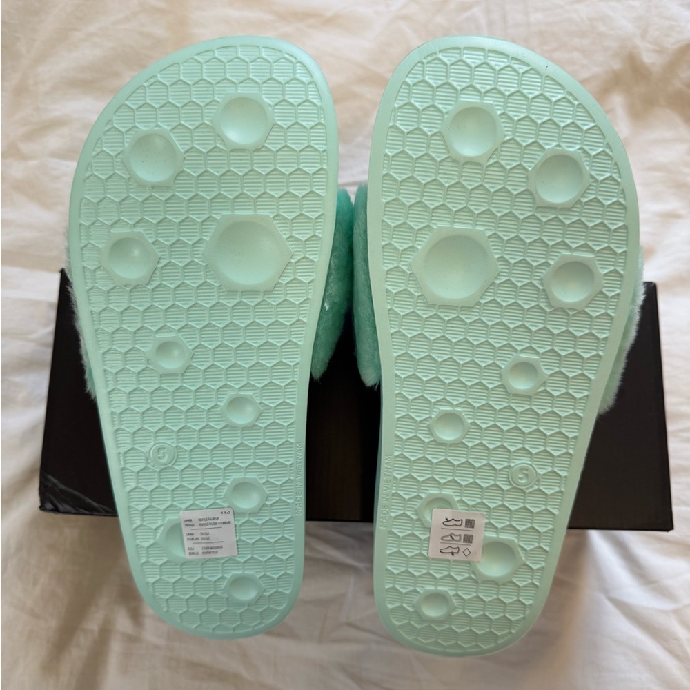 PUMA x Fenty Fur Slide (Rihanna) - Picture 3 of 10